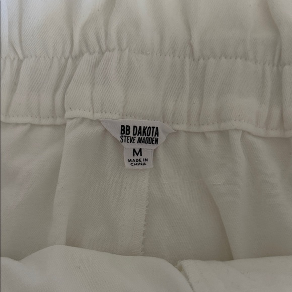 Women's White High-Waisted Shorts - Picture 2 of 4